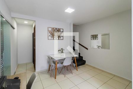 Sala de casa de condomínio à venda com 3 quartos, 102m² em Santa Rosa, Belo Horizonte