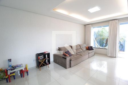 Sala de casa para alugar com 3 quartos, 274m² em Jardim Patricia, Uberlândia