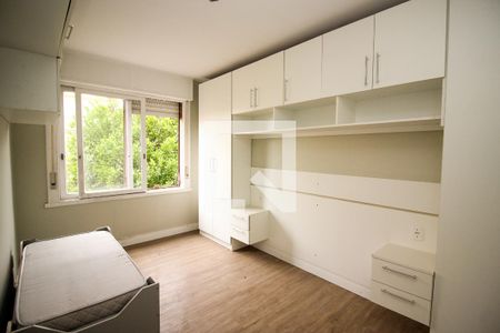 Quarto de apartamento à venda com 1 quarto, 60m² em Medianeira, Porto Alegre