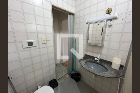 Banheiro de apartamento para alugar com 1 quarto, 120m² em Higienópolis, Rio de Janeiro