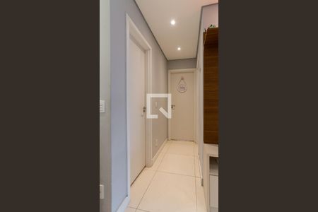 Corredor de apartamento para alugar com 2 quartos, 86m² em Jardim Flor da Montanha, Guarulhos