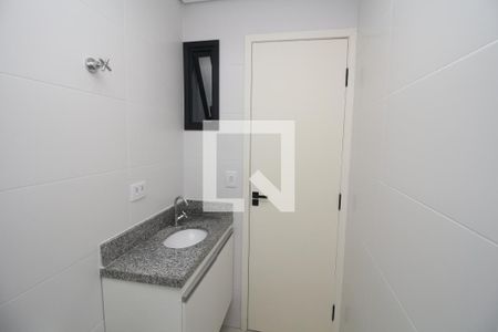 Banheiro de kitnet/studio para alugar com 0 quarto, 20m² em Vila Gomes Cardim, São Paulo