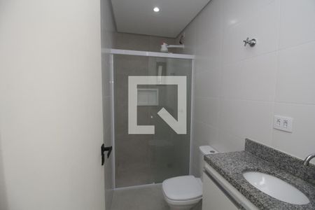 Banheiro de kitnet/studio para alugar com 0 quarto, 20m² em Vila Gomes Cardim, São Paulo