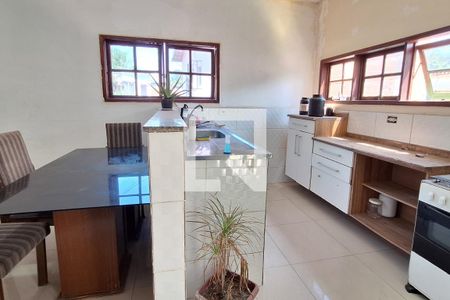 Sala de casa para alugar com 2 quartos, 40m² em Jardim Primavera, Duque de Caxias