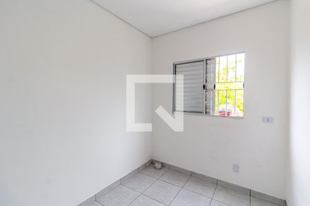 Quarto 1 de casa para alugar com 2 quartos, 60m² em Jardim Rosina, São Paulo