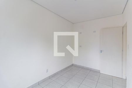 Quarto 2 de casa para alugar com 2 quartos, 60m² em Jardim Rosina, São Paulo