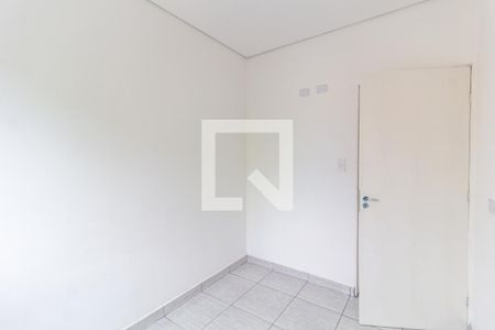 Quarto 1 de casa para alugar com 2 quartos, 60m² em Jardim Rosina, São Paulo