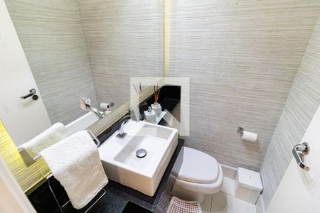 Lavabo de apartamento à venda com 3 quartos, 122m² em Vila Gumercindo, São Paulo