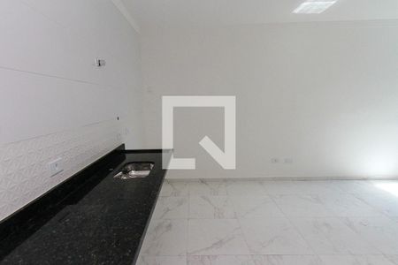 Sala e cozinha de apartamento para alugar com 2 quartos, 43m² em Vila Ema, São Paulo