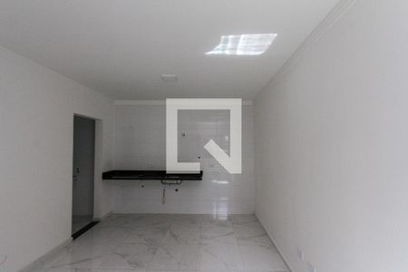 Sala e cozinha de apartamento para alugar com 2 quartos, 43m² em Vila Ema, São Paulo