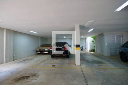 Garagem de apartamento à venda com 2 quartos, 120m² em Sagrada Família, Belo Horizonte