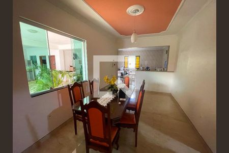 Sala de casa para alugar com 5 quartos, 500m² em Diamante (barreiro), Contagem