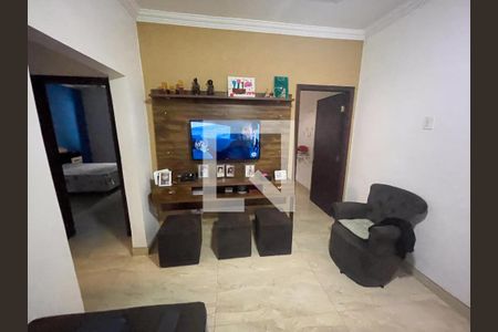 Sala de casa para alugar com 5 quartos, 500m² em Diamante (barreiro), Contagem