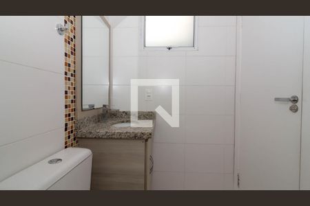 Banheiro da Suíte 1 de casa de condomínio para alugar com 2 quartos, 80m² em Vila Euthalia, São Paulo