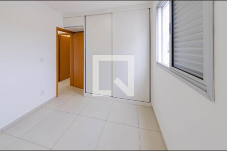 Quarto 1 de apartamento para alugar com 2 quartos, 60m² em Buritis, Belo Horizonte