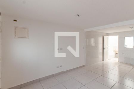 Sala   de casa para alugar com 2 quartos, 70m² em Vila Paiva, São Paulo