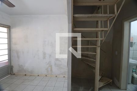 Sala de casa de condomínio à venda com 2 quartos, 47m² em Rio Branco, Canoas