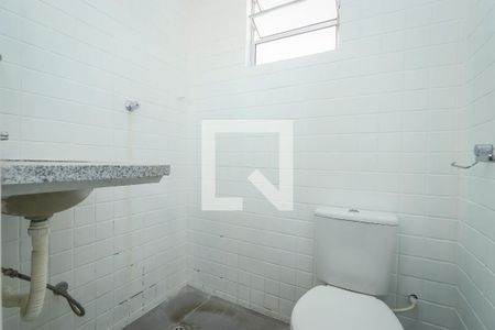 Banheiro de casa para alugar com 1 quarto, 30m² em Jardim Monte Alegre, Taboão da Serra