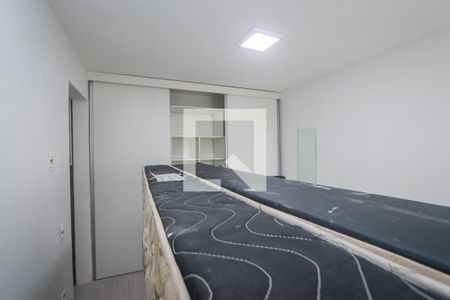 Quarto de casa para alugar com 1 quarto, 30m² em Jardim Monte Alegre, Taboão da Serra