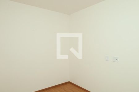 Quarto 2 de apartamento para alugar com 2 quartos, 42m² em Vila Carmosina, São Paulo