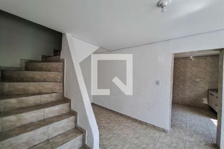 Casa para alugar com 2 quartos, 60m² em Vila Carioca, São Paulo