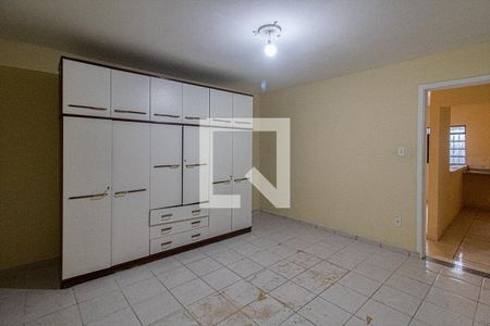 Quarto 1 de casa para alugar com 3 quartos, 230m² em Parque Bristol, São Paulo