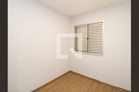 Quarto 1 de apartamento para alugar com 2 quartos, 53m² em Parque Vitoria, São Paulo