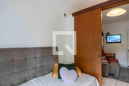 Quarto 1 de apartamento para alugar com 2 quartos, 43m² em Cristal, Porto Alegre