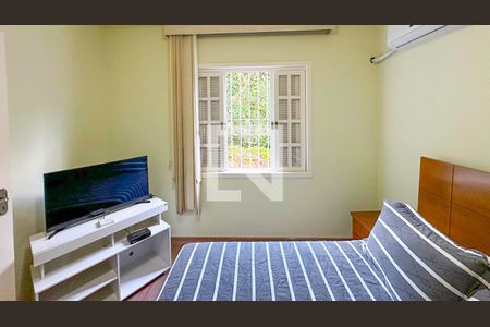 Casa para alugar com 2700m², 5 quartos e 4 vagas Casa para alugar com 2700m², 5 quartos e 4 vagasQuarto