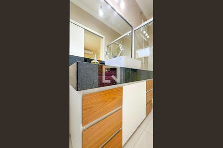 Casa para alugar com 2700m², 5 quartos e 4 vagas Casa para alugar com 2700m², 5 quartos e 4 vagasBanheiro 2