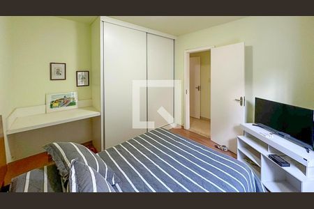 Casa para alugar com 2700m², 5 quartos e 4 vagas Casa para alugar com 2700m², 5 quartos e 4 vagasQuarto