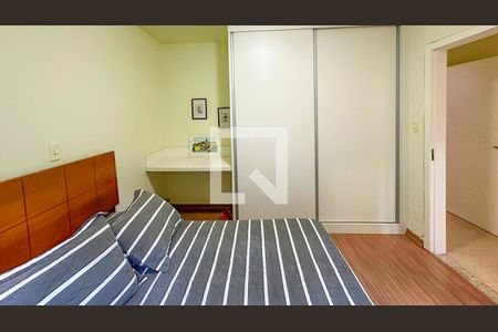 Casa para alugar com 2700m², 5 quartos e 4 vagas Casa para alugar com 2700m², 5 quartos e 4 vagasQuarto