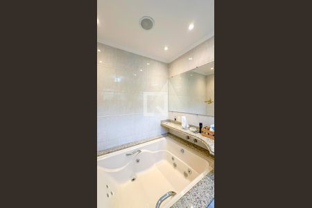 Casa para alugar com 2700m², 5 quartos e 4 vagas Casa para alugar com 2700m², 5 quartos e 4 vagasBanheiro