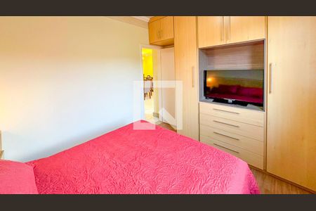 Casa para alugar com 2700m², 5 quartos e 4 vagas Casa para alugar com 2700m², 5 quartos e 4 vagasQuarto 2