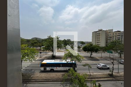 Vista do Quarto 1 de apartamento para alugar com 2 quartos, 51m² em Jardim Sulacap, Rio de Janeiro