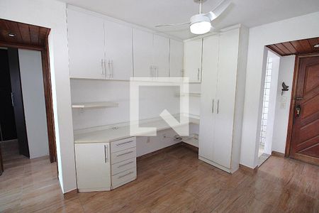 Sala de apartamento para alugar com 2 quartos, 51m² em Jardim Sulacap, Rio de Janeiro