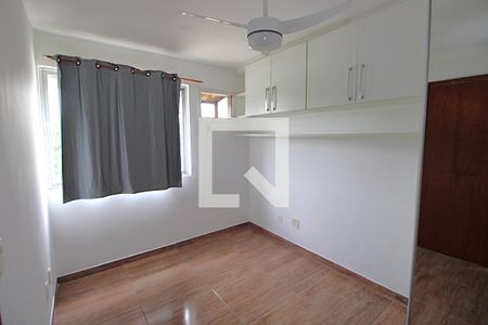 Quarto 1 de apartamento para alugar com 2 quartos, 51m² em Jardim Sulacap, Rio de Janeiro