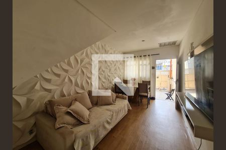 Sala  de casa à venda com 2 quartos, 60m² em Jardim do Papai, Guarulhos