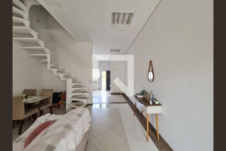 Sala de casa à venda com 3 quartos, 80m² em Jardim do Papai, Guarulhos