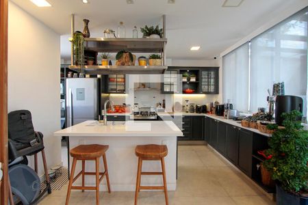 Cozinha de apartamento à venda com 3 quartos, 225m² em Barra da Tijuca, Rio de Janeiro