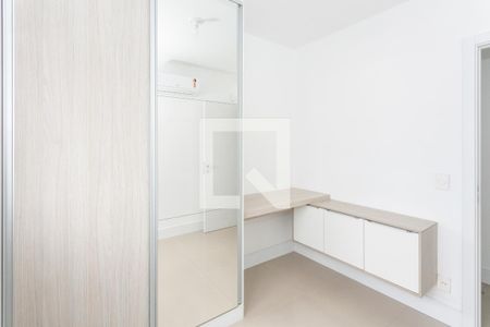 Quarto 1 de apartamento para alugar com 3 quartos, 76m² em Navegantes, Porto Alegre