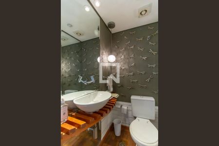 Lavabo de casa de condomínio à venda com 3 quartos, 250m² em Vila Romana, São Paulo