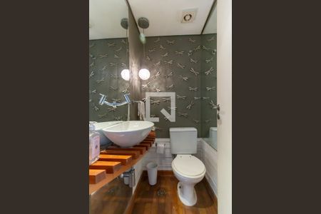 Lavabo de casa de condomínio à venda com 3 quartos, 250m² em Vila Romana, São Paulo