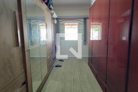 Closet da suíte de casa à venda com 2 quartos, 200m² em Jardim Roseira, Campinas