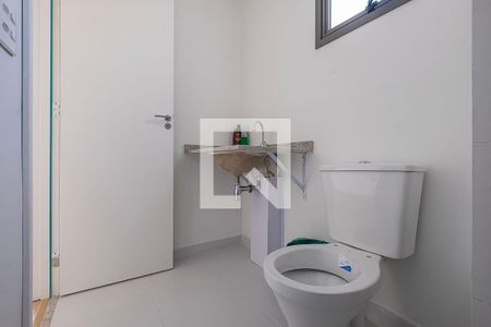 Banheiro de kitnet/studio à venda com 1 quarto, 25m² em Pinheiros, São Paulo