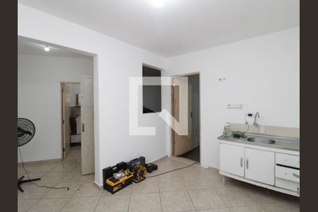 Cozinha de casa para alugar com 1 quarto, 100m² em Vila Nova Carolina, São Paulo