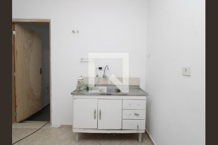 Cozinha de casa para alugar com 1 quarto, 100m² em Vila Nova Carolina, São Paulo