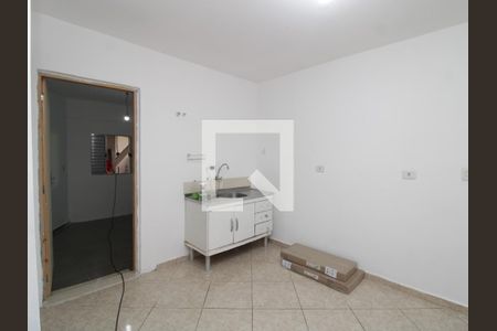 Cozinha de casa para alugar com 1 quarto, 100m² em Vila Nova Carolina, São Paulo