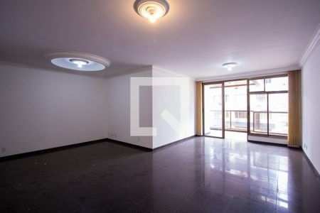 Apartamento para alugar com 252m², 3 quartos e 2 vagasSala