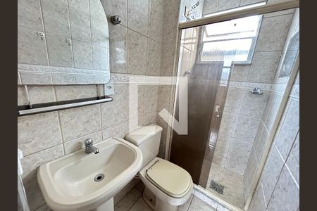 Banheiro da Suíte de apartamento para alugar com 3 quartos, 80m² em Marechal Hermes, Rio de Janeiro